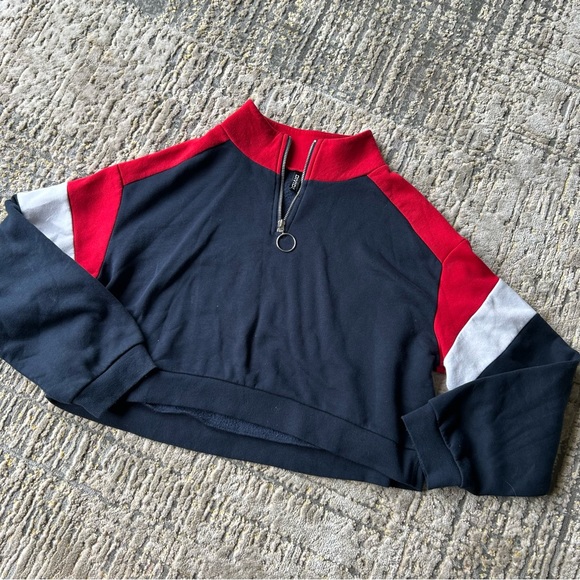 H&M Tops - 3/$15 H&M colour block cropped hoodie size medium